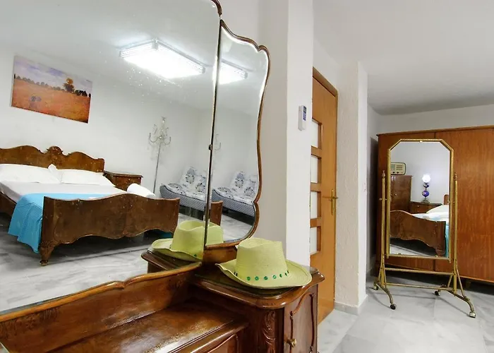 Daire Seafront House *